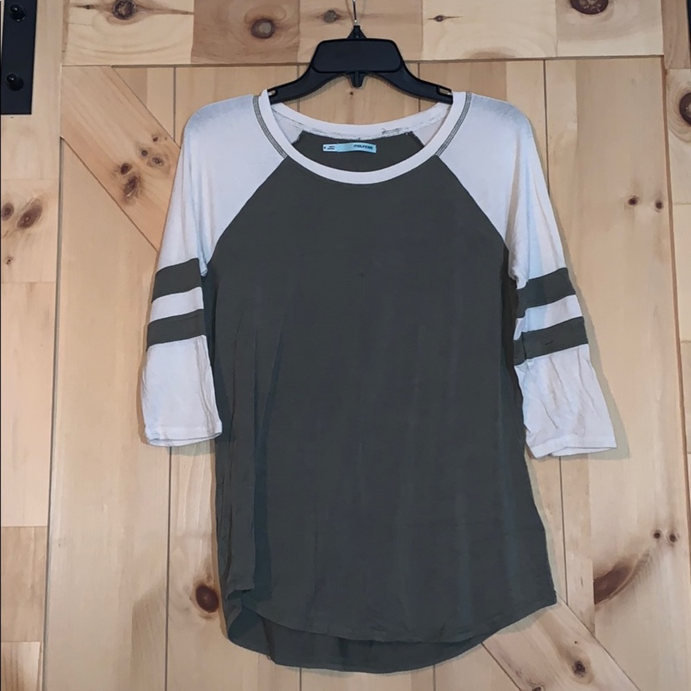 Baseball tee